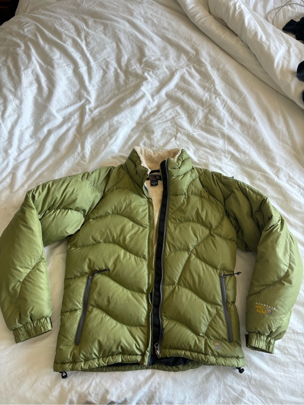 Women’s Mountain Hardwear Green Puffer Jacket with Sherpa Lining